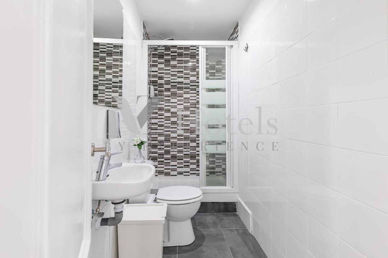 Ayz Sierra De Meira - Auto Check-In Property (Adults Only) มาดริด ภายนอก รูปภาพ