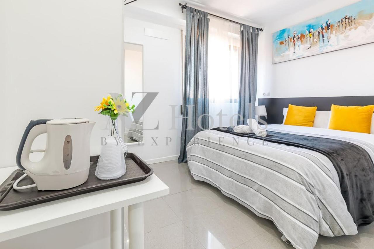 Ayz Sierra De Meira - Auto Check-In Property (Adults Only) มาดริด ภายนอก รูปภาพ
