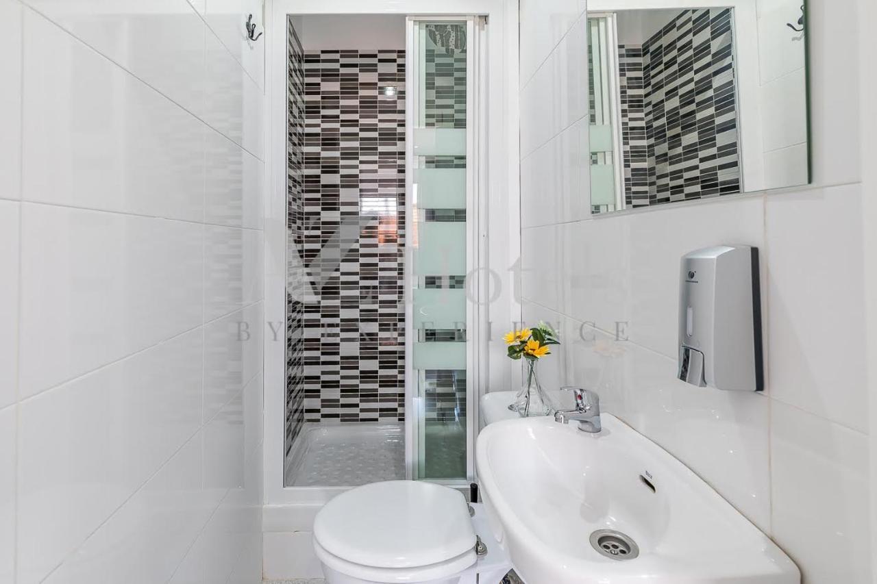 Ayz Sierra De Meira - Auto Check-In Property (Adults Only) มาดริด ภายนอก รูปภาพ