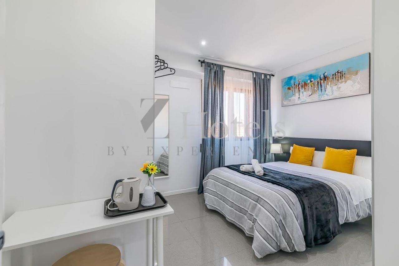 Ayz Sierra De Meira - Auto Check-In Property (Adults Only) มาดริด ภายนอก รูปภาพ